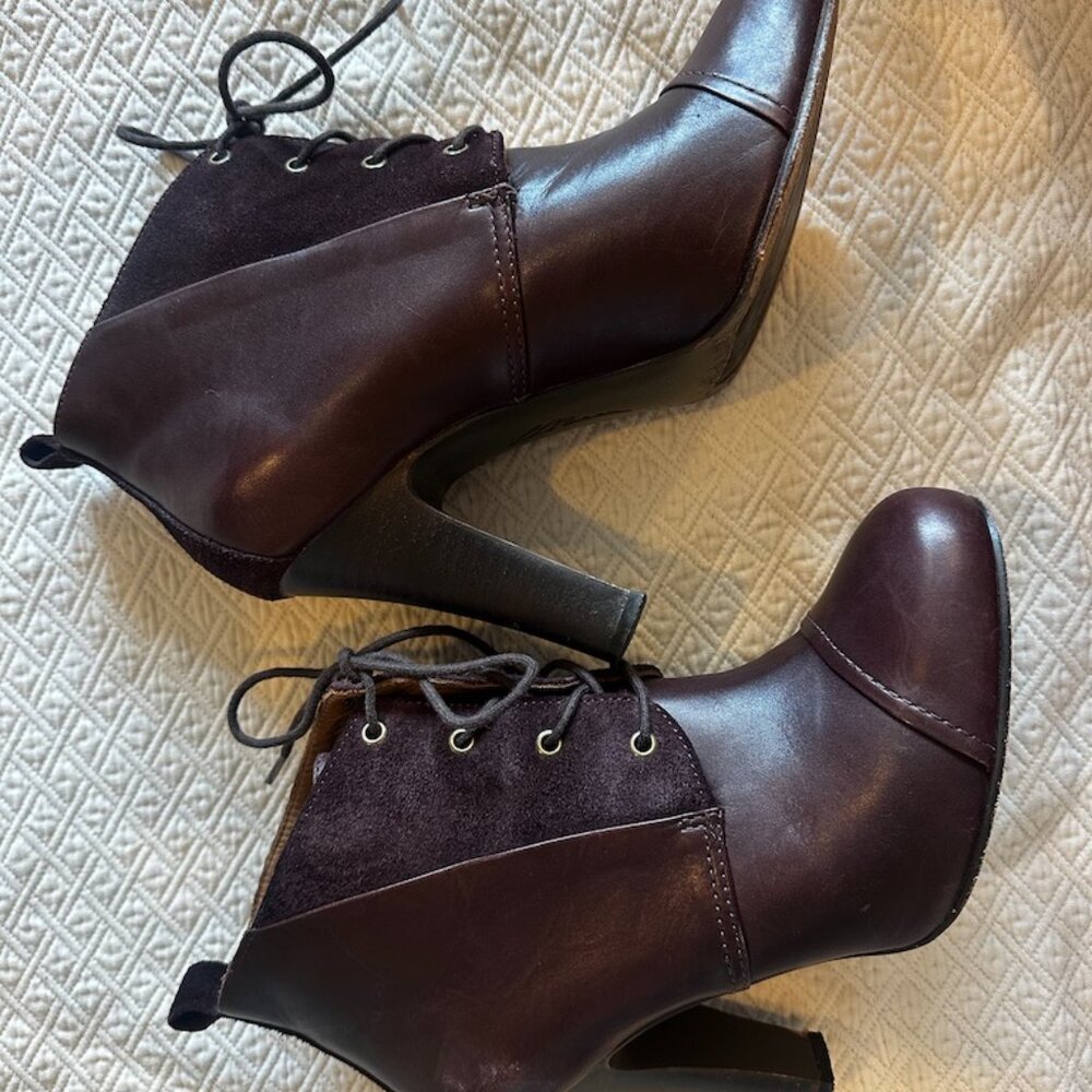 LLBean Women's Lace Up Booties